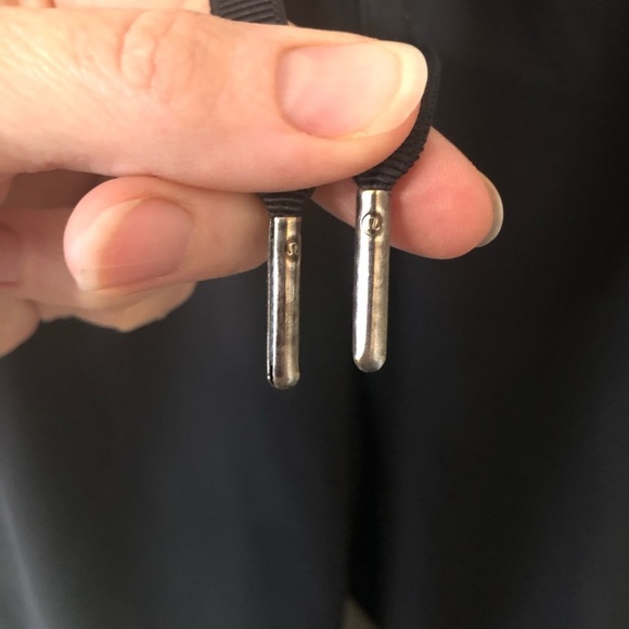 Lululemon Womens on the Fly Jogger in Black - Size 6 - Picture 3 of 9